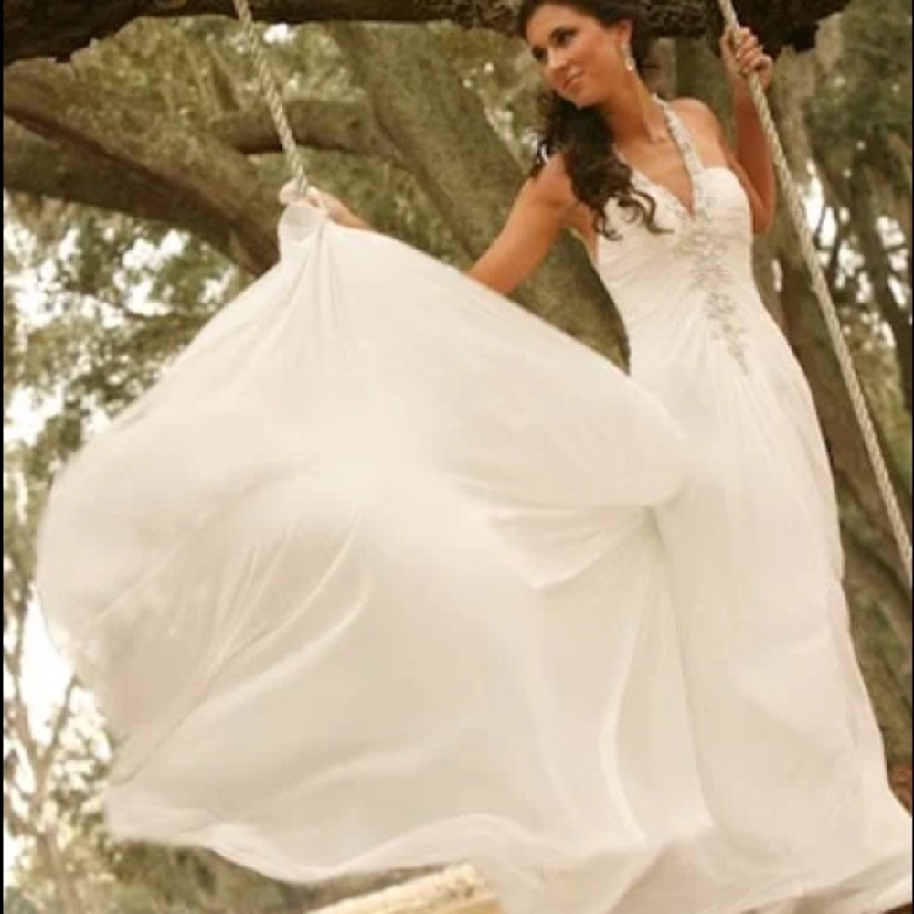Maggie Sottero Discontinued Reese Wedding Dress - Picture 4 of 14